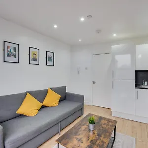  Apartment Relax In A Modern By The Centre & Bute Park