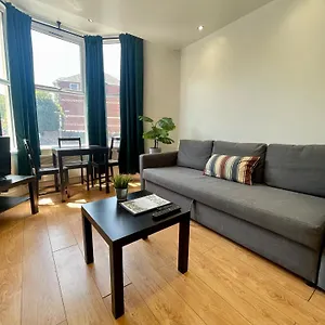 Apartment Relax In A Modern By The Centre & Bute Park